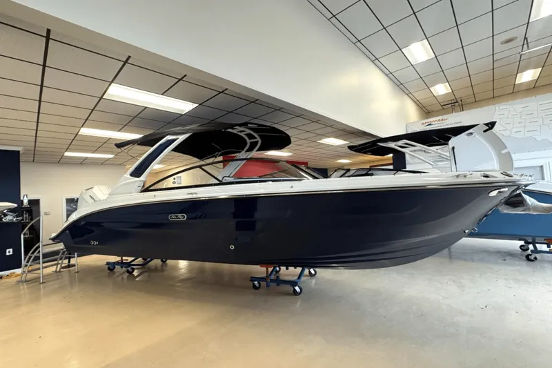 Slide: The Image of Sea Ray SDX 270 Outboard 2025 - 3