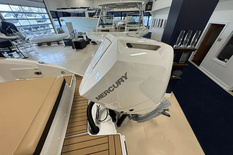 Slide: The Image of Sea Ray SDX 270 Outboard 2025 - 4