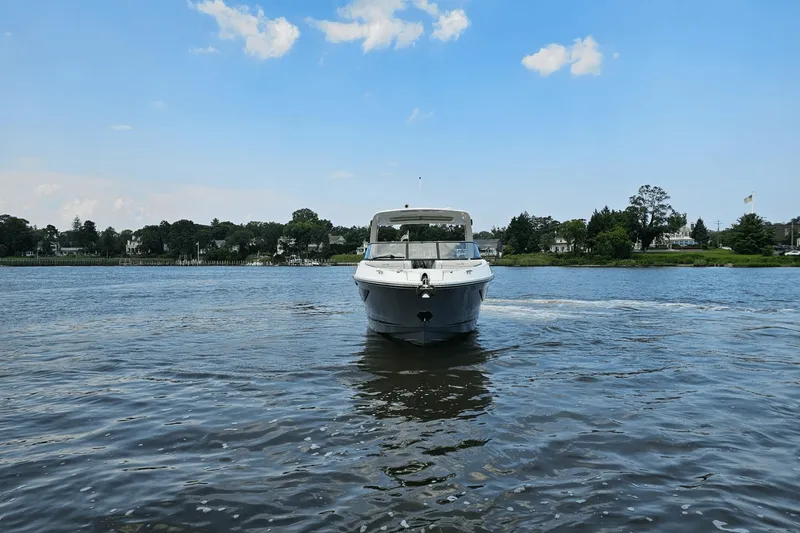 Slide: The Image of Sea Ray SLX 350 Outboard 2025 - 6