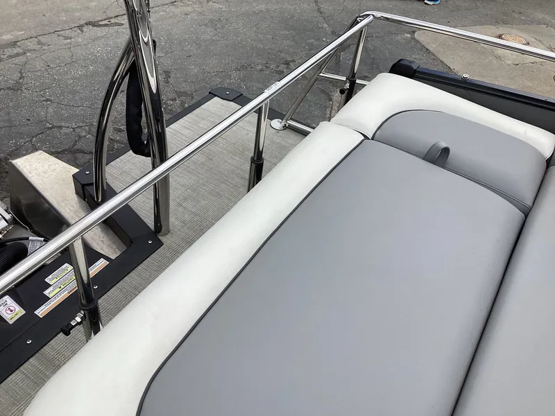 Slide: The Image of Avalon Catalina 2585 Versatile Rear Bench 2026 - 19