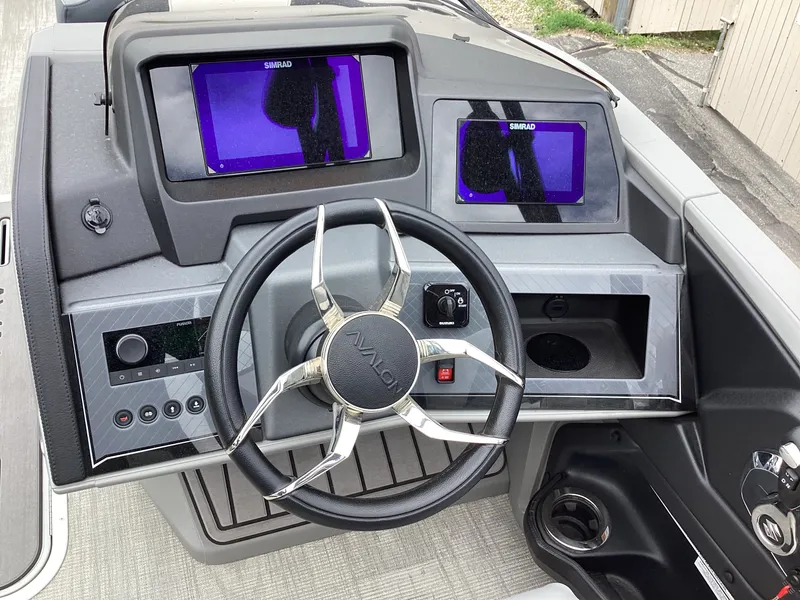 Slide: The Image of Avalon Catalina 2585 Versatile Rear Bench 2026 - 58