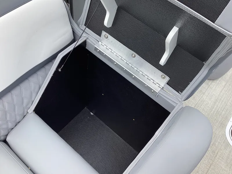 Slide: The Image of Avalon Catalina 2585 Versatile Rear Bench 2026 - 57