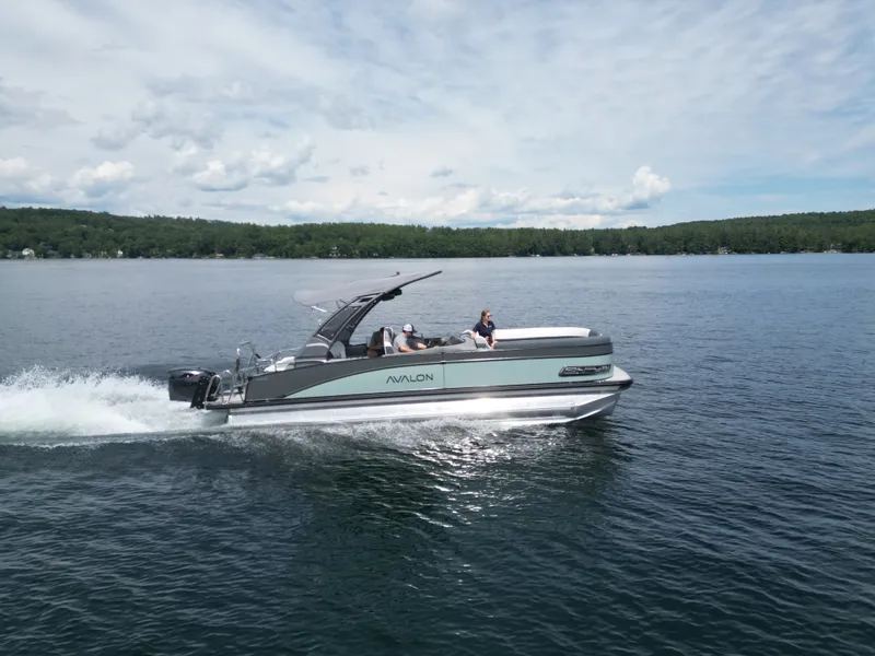 Slide: The Image of Avalon Catalina 2585 Versatile Rear Bench 2026 - 71