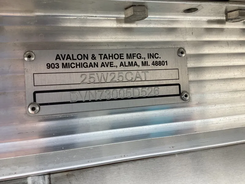 Slide: The Image of Avalon Catalina 2585 Versatile Rear Bench 2026 - 16