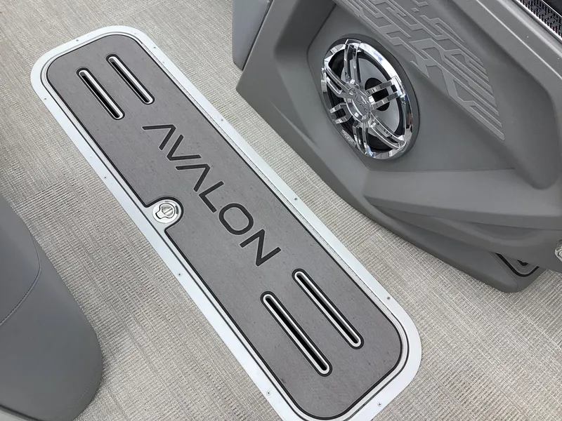 Slide: The Image of Avalon Catalina 2585 Versatile Rear Bench 2026 - 35
