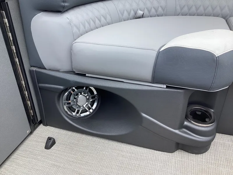 Slide: The Image of Avalon Catalina 2585 Versatile Rear Bench 2026 - 53