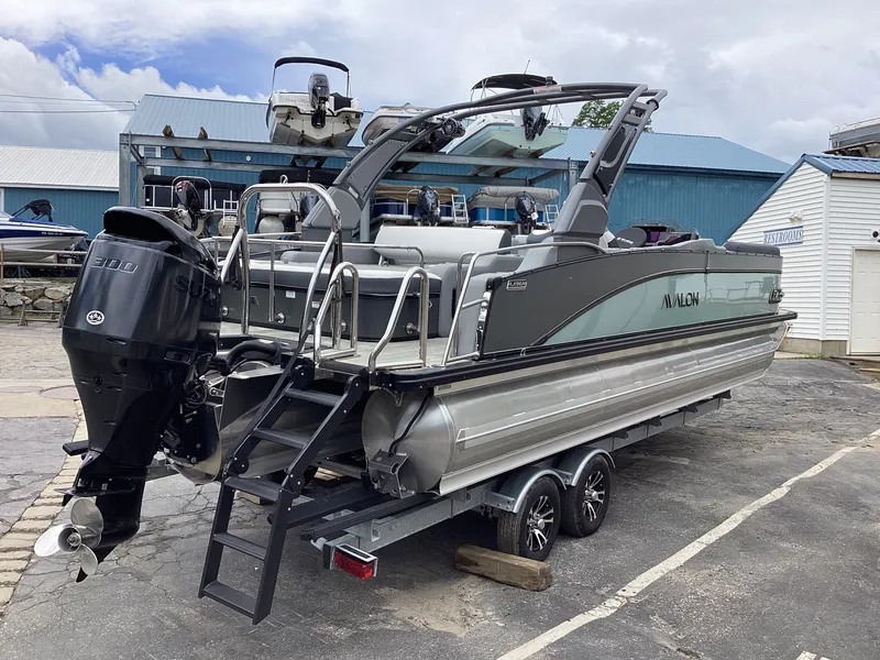 Slide: The Image of Avalon Catalina 2585 Versatile Rear Bench 2026 - 60