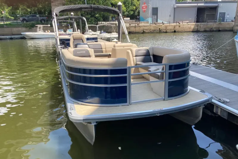 Slide: The Image of Harris Cruiser 230 2025 - 0