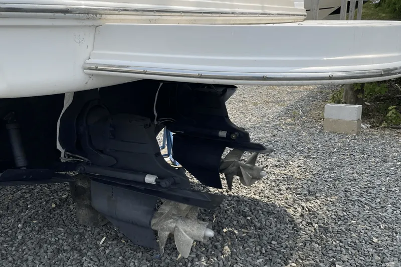 Slide: The Image of Sea Ray 330 SUNDANCER 2016 - 2