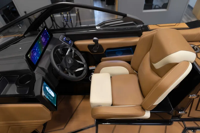 Slide: The Image of Malibu 25 LSV 2027 - 15