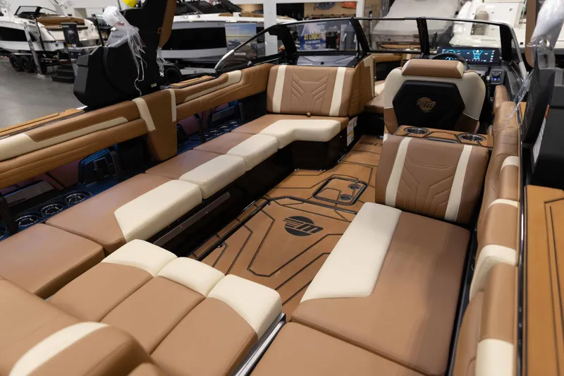Slide: The Image of Malibu 25 LSV 2027 - 21