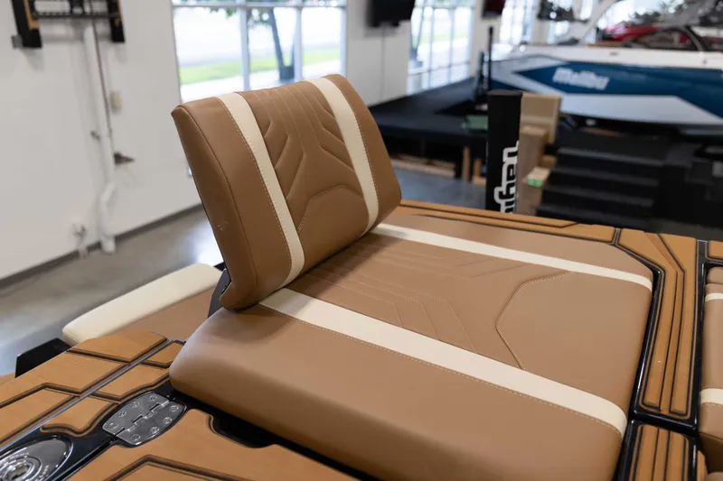 Slide: The Image of Malibu 25 LSV 2027 - 31