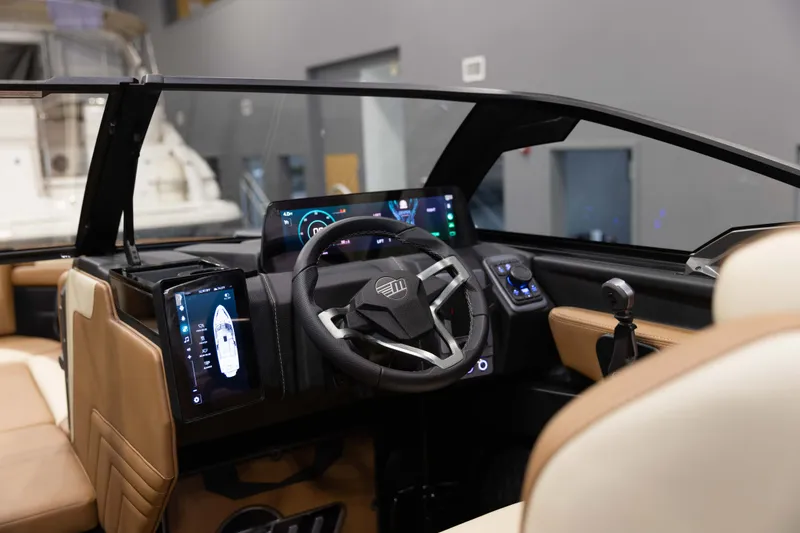 Slide: The Image of Malibu 25 LSV 2027 - 16