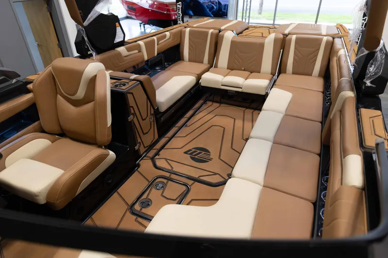 Slide: The Image of Malibu 25 LSV 2027 - 26