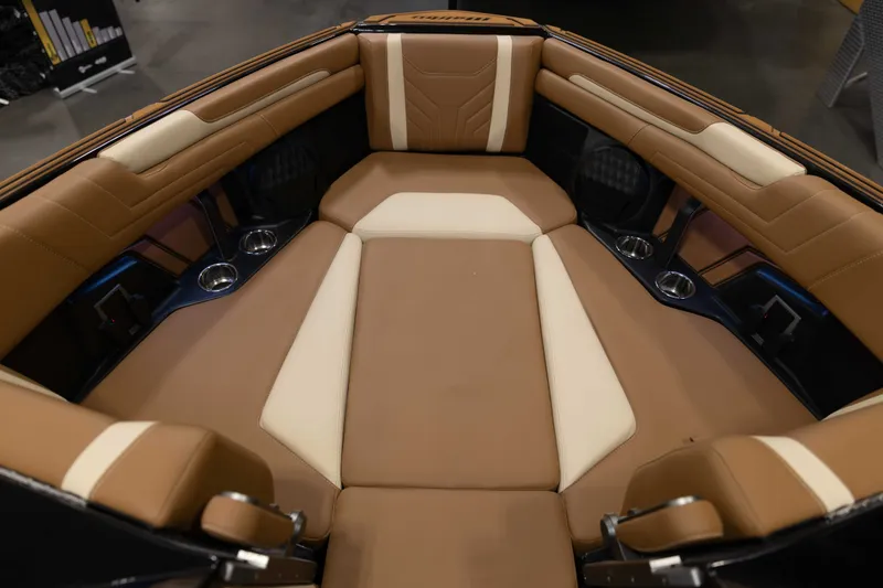 Slide: The Image of Malibu 25 LSV 2027 - 20