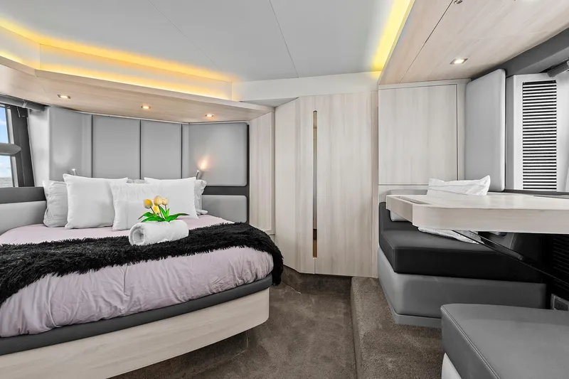 Slide: The Image of Azimut 55S 2015 - 19