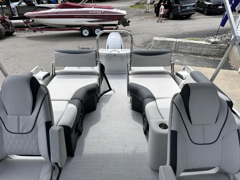 Slide: The Image of Avalon LSZ 23 QUAD LOUNGE SHIFT 2027 - 6
