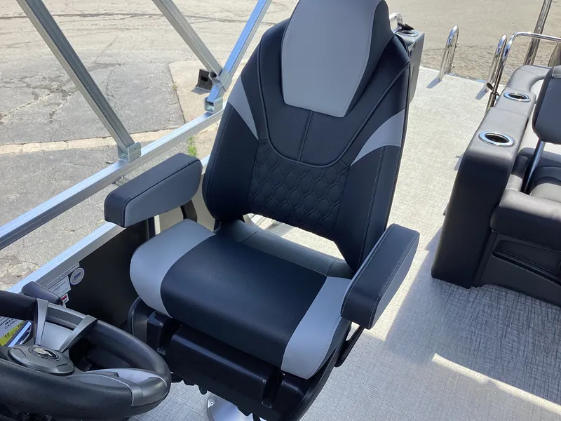 Slide: The Image of Avalon 23' VENTURE 85 VERSATILE REAR BENCH 2027 - 27