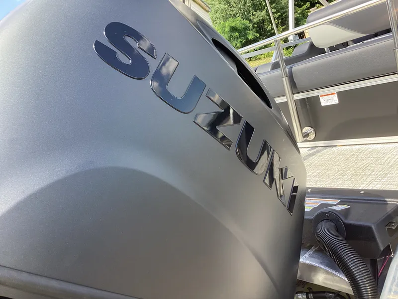 Slide: The Image of Avalon 23' VENTURE 85 VERSATILE REAR BENCH 2027 - 5