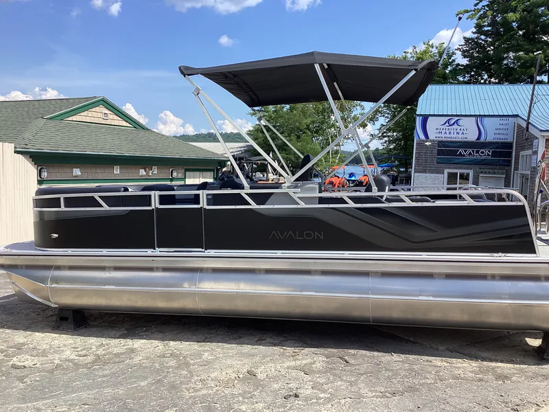 Slide: The Image of Avalon 23' VENTURE 85 VERSATILE REAR BENCH 2027 - 10