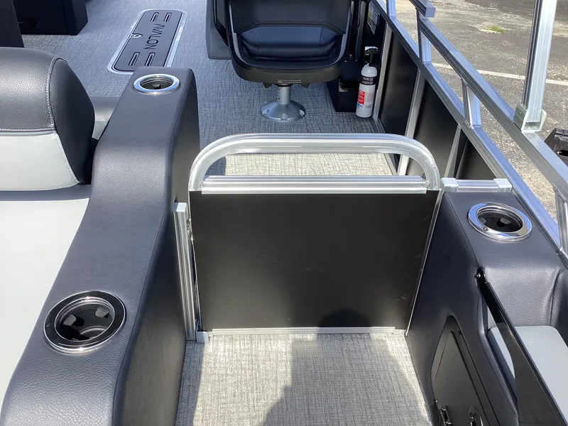 Slide: The Image of Avalon 23' VENTURE 85 VERSATILE REAR BENCH 2027 - 30