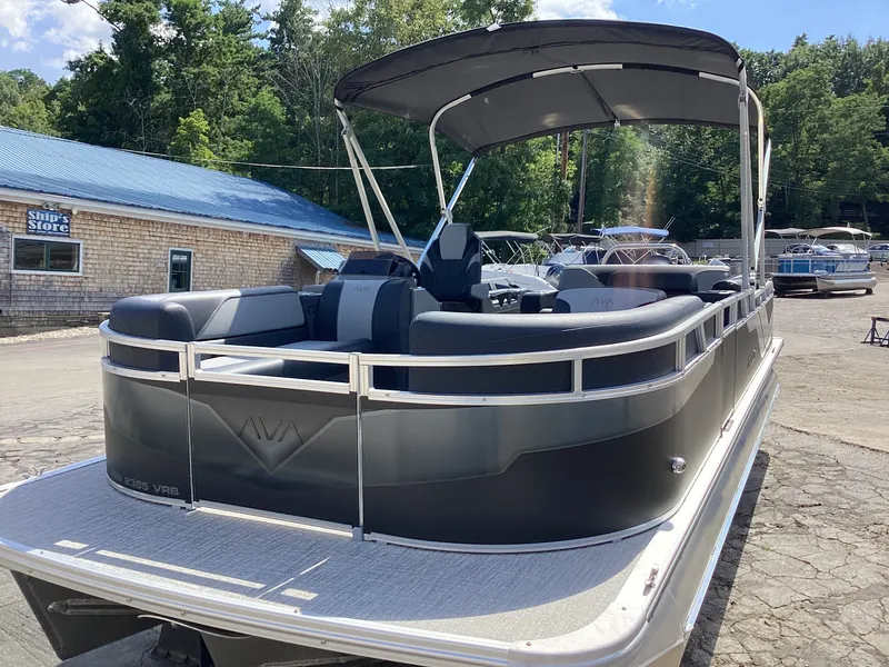 Slide: The Image of Avalon 23' VENTURE 85 VERSATILE REAR BENCH 2027 - 11