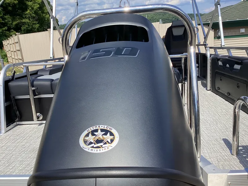 Slide: The Image of Avalon 23' VENTURE 85 VERSATILE REAR BENCH 2027 - 4