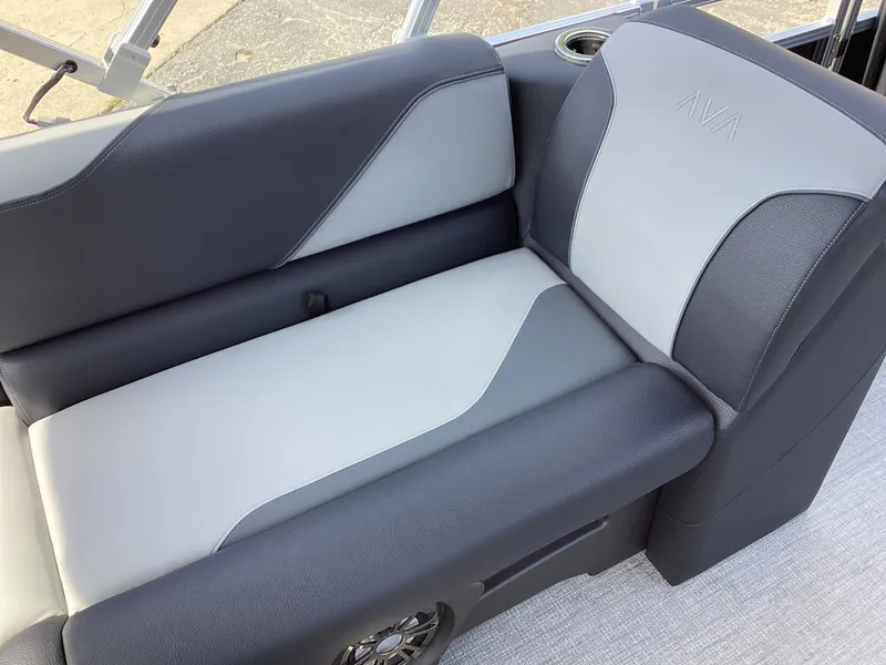 Slide: The Image of Avalon 23' VENTURE 85 VERSATILE REAR BENCH 2027 - 20