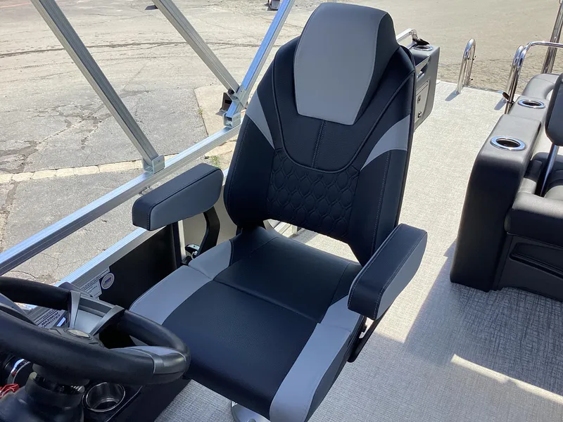 Slide: The Image of Avalon 23' VENTURE 85 VERSATILE REAR BENCH 2027 - 26