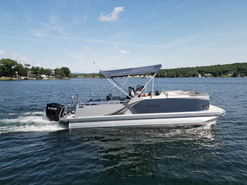 Slide: The Image of Avalon LSZ Versatile Rear Bench - 23 FT 2027 - 1