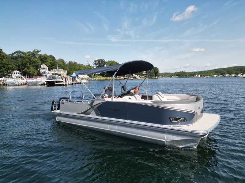The Image of Avalon LSZ Versatile Rear Bench - 23 FT 2027 - 0