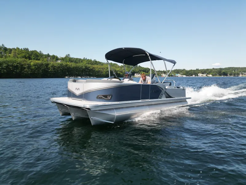 Slide: The Image of Avalon LSZ Versatile Rear Bench - 23 FT 2027 - 8