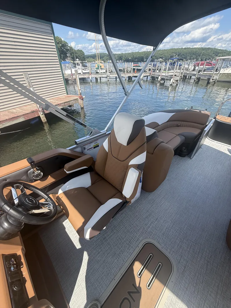 Slide: The Image of Avalon LSZ 23 QUAD LOUNGE 2027 - 25