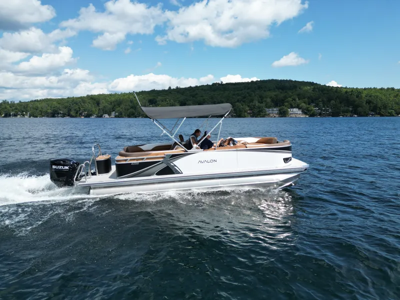 Slide: The Image of Avalon LSZ 23 QUAD LOUNGE 2027 - 7