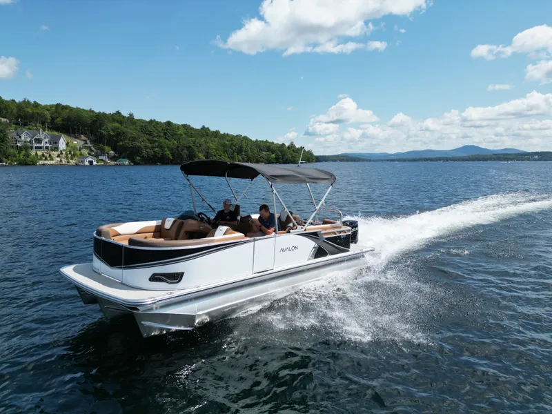 Slide: The Image of Avalon LSZ 23 QUAD LOUNGE 2027 - 10
