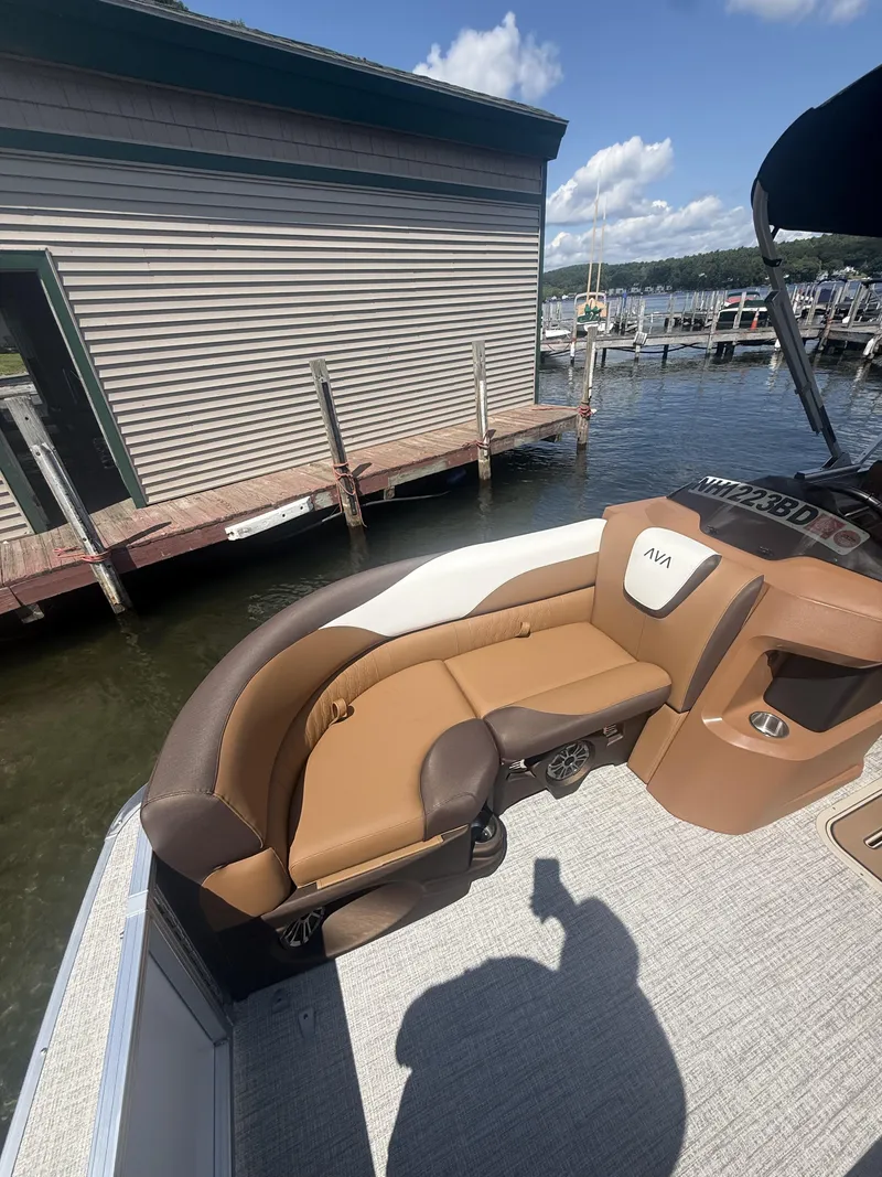 Slide: The Image of Avalon LSZ 23 QUAD LOUNGE 2027 - 22