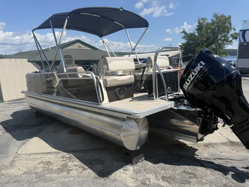 Slide: The Image of Avalon LSZ Quad Lounger Shift - 23 FT 2027 - 4