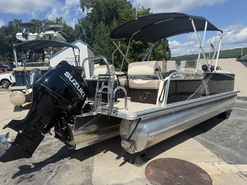 Slide: The Image of Avalon LSZ Quad Lounger Shift - 23 FT 2027 - 2