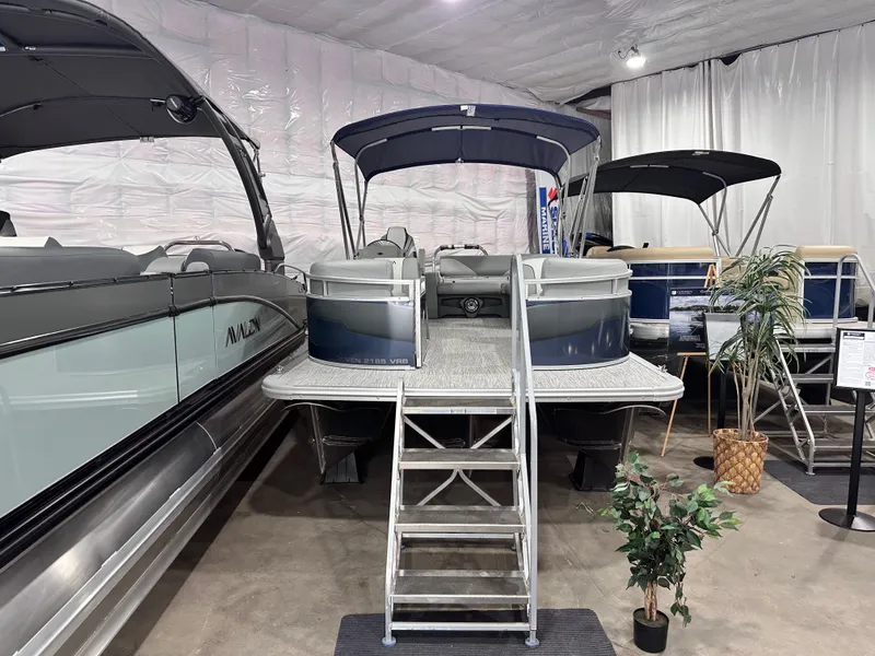 Slide: The Image of Avalon Venture 85 Versatile Rear Bench - 21 FT 2027 - 1