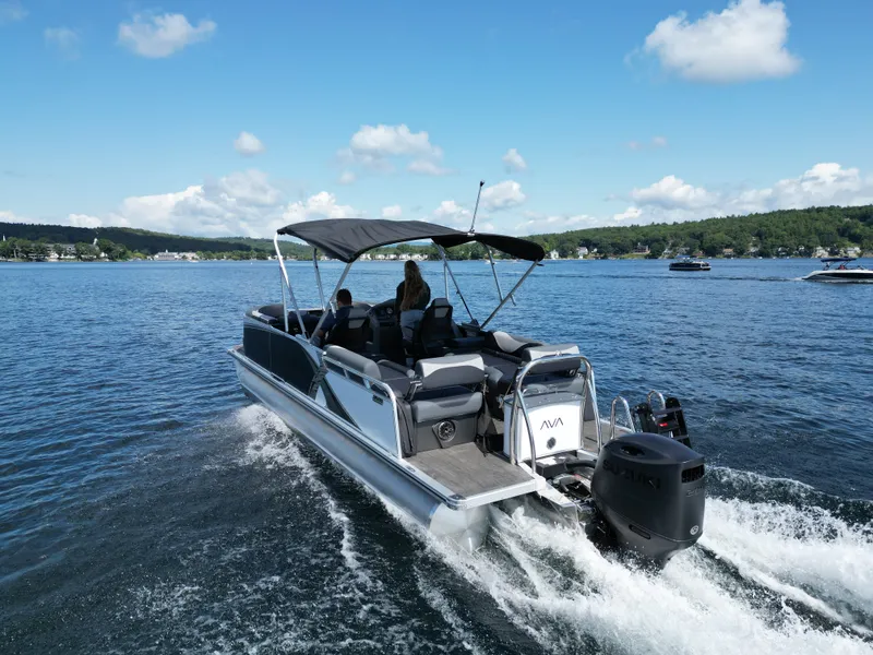 Slide: The Image of Avalon LSZ Quad Lounger Shift - 23 FT 2027 - 13
