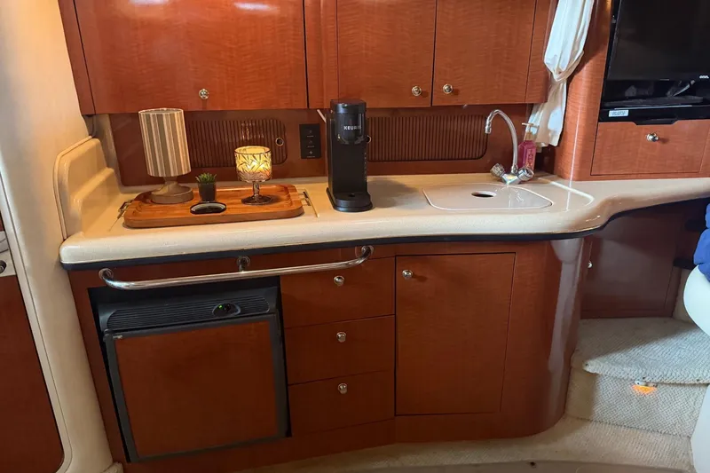 Slide: The Image of Sea Ray Sundancer 320 2002 - 16