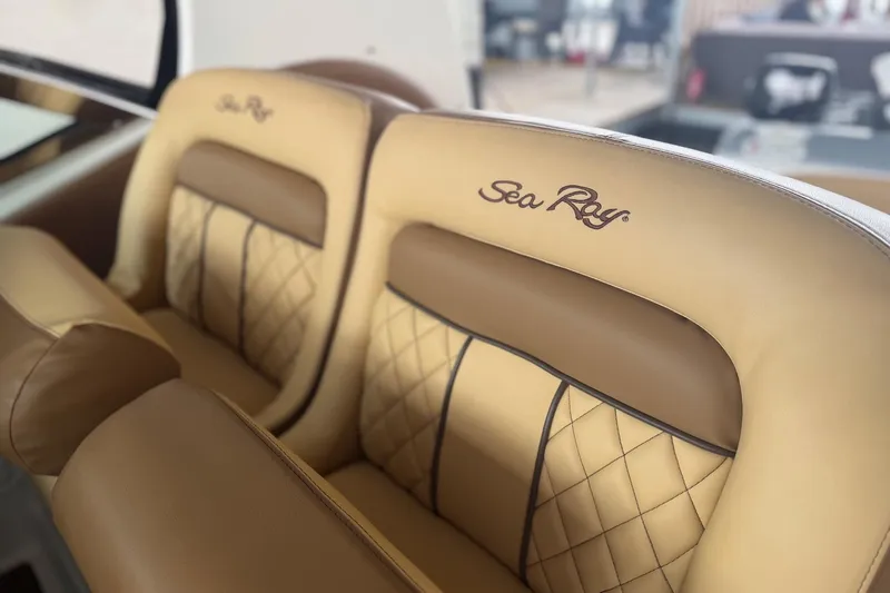 Slide: The Image of Sea Ray Sundancer 320 2002 - 26