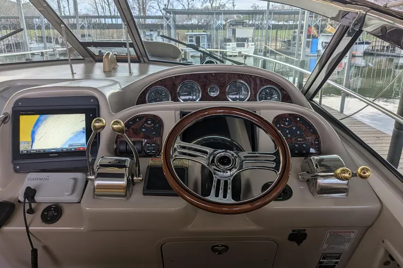 Slide: The Image of Sea Ray Sundancer 320 2002 - 9