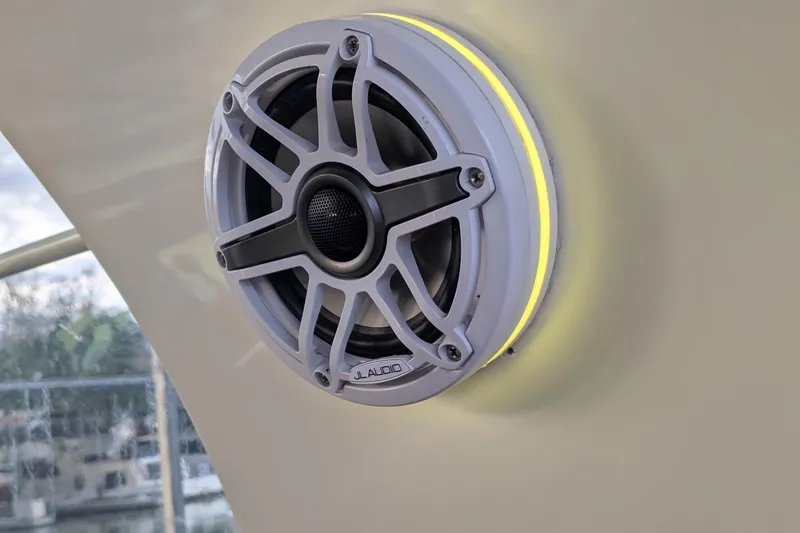 Slide: The Image of Sea Ray Sundancer 320 2002 - 12