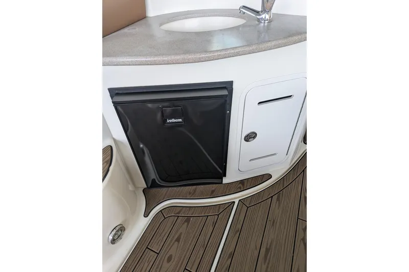 Slide: The Image of Sea Ray Sundancer 320 2002 - 8