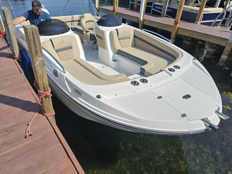 Slide: The Image of Hurricane SunDeck Sport OB SS 218 OB 2025 - 5