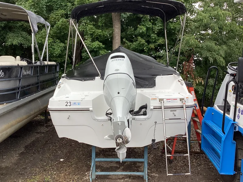 Slide: The Image of Hurricane SunDeck Sport OB SS 218 OB 2025 - 15