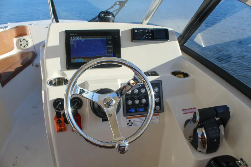 Slide: The Image of Scout Boats 275 Dorado 2018 - 20