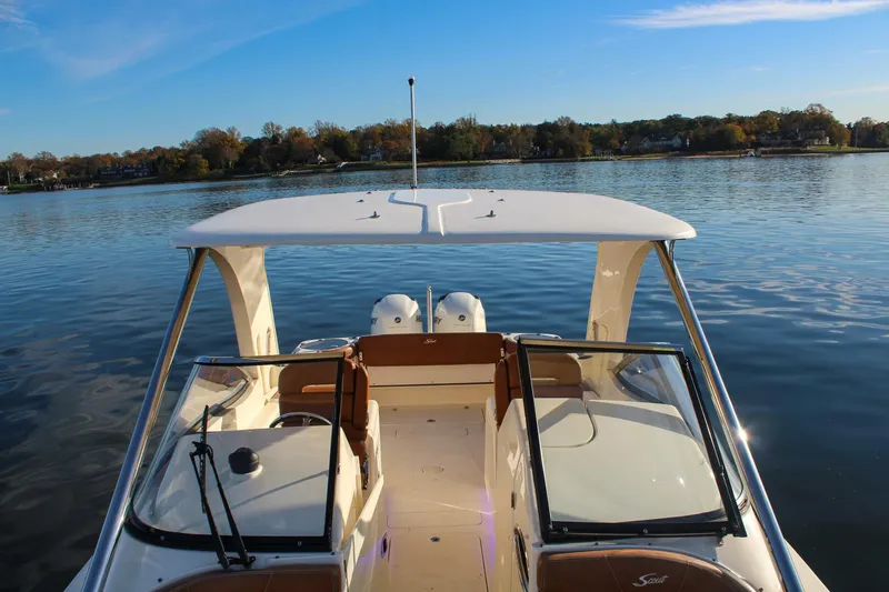 Slide: The Image of Scout Boats 275 Dorado 2018 - 15
