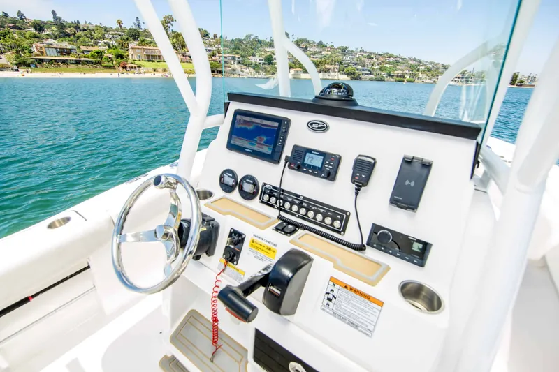 Slide: The Image of Sea Fox 228 Commander 2021 - 16